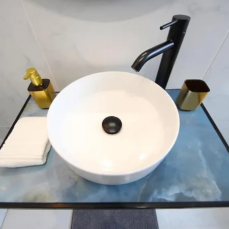 B House * Cabeco da Moucheira