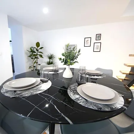 Сasa de vacaciones B House *