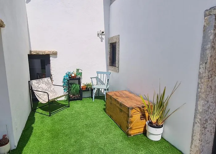 B House * Cabeco da Moucheira